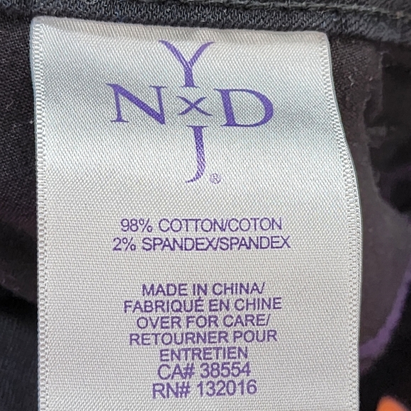 NYDJ Women's Black Cotton-Stretch Bermuda Short - 2 - Picture 7 of 7